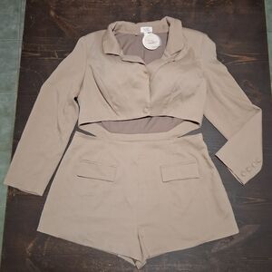 NWT Camila Coelho Beige Blazer and Shorts Set